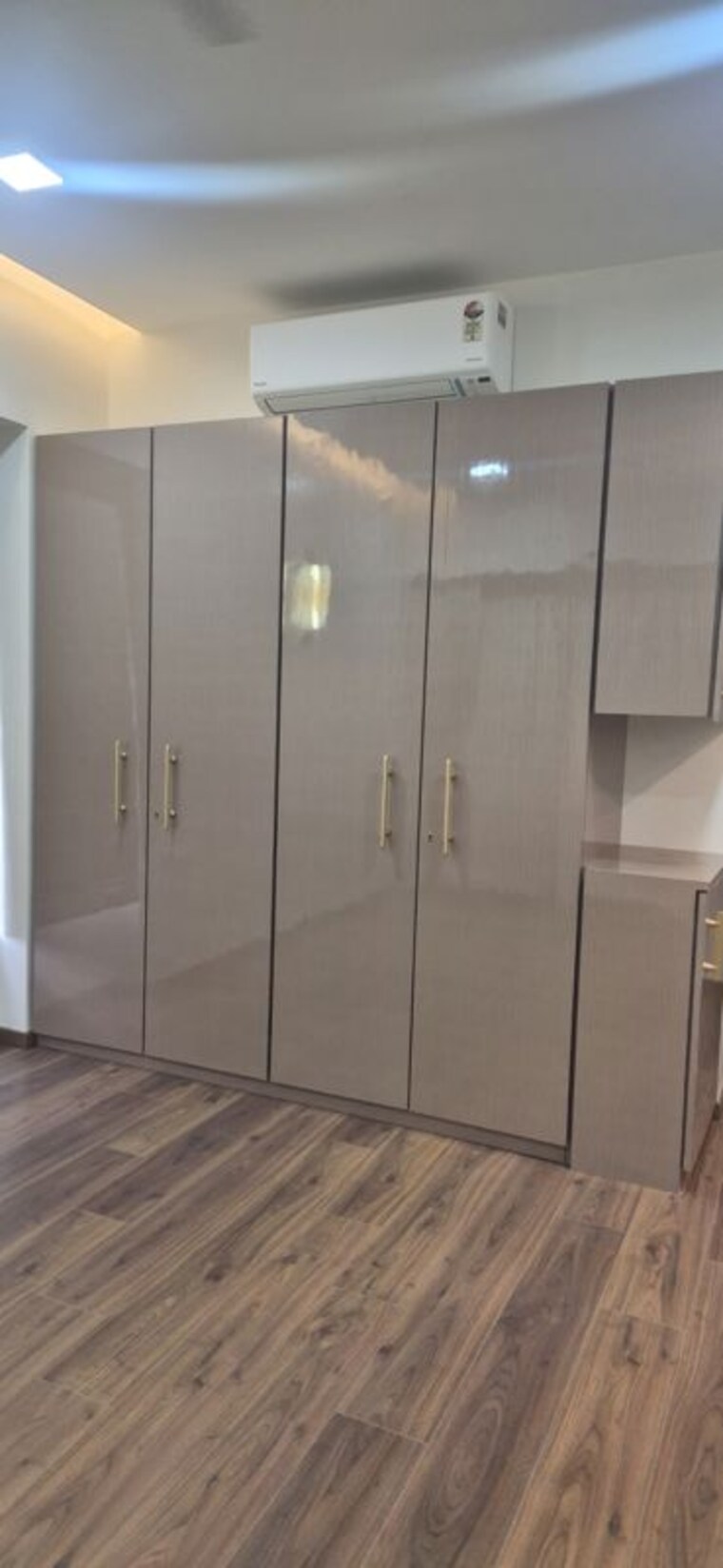 Bathroom, kalpataru-magnus 5 Bedroom 1800 Sq.Ft. Apartment In Bandra East Mumbai 10536441