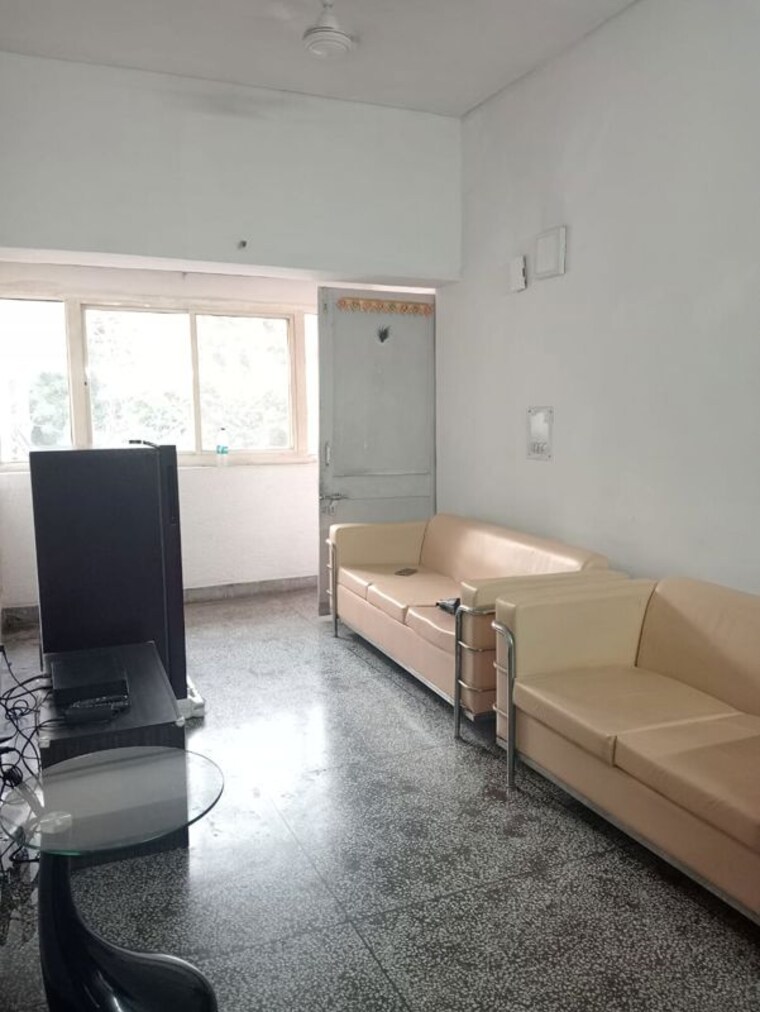 Living Room, rwa-apartments-sector-37 1 Bedroom 650 Sq.Ft. Independent House In Sector 37 Noida 10536437