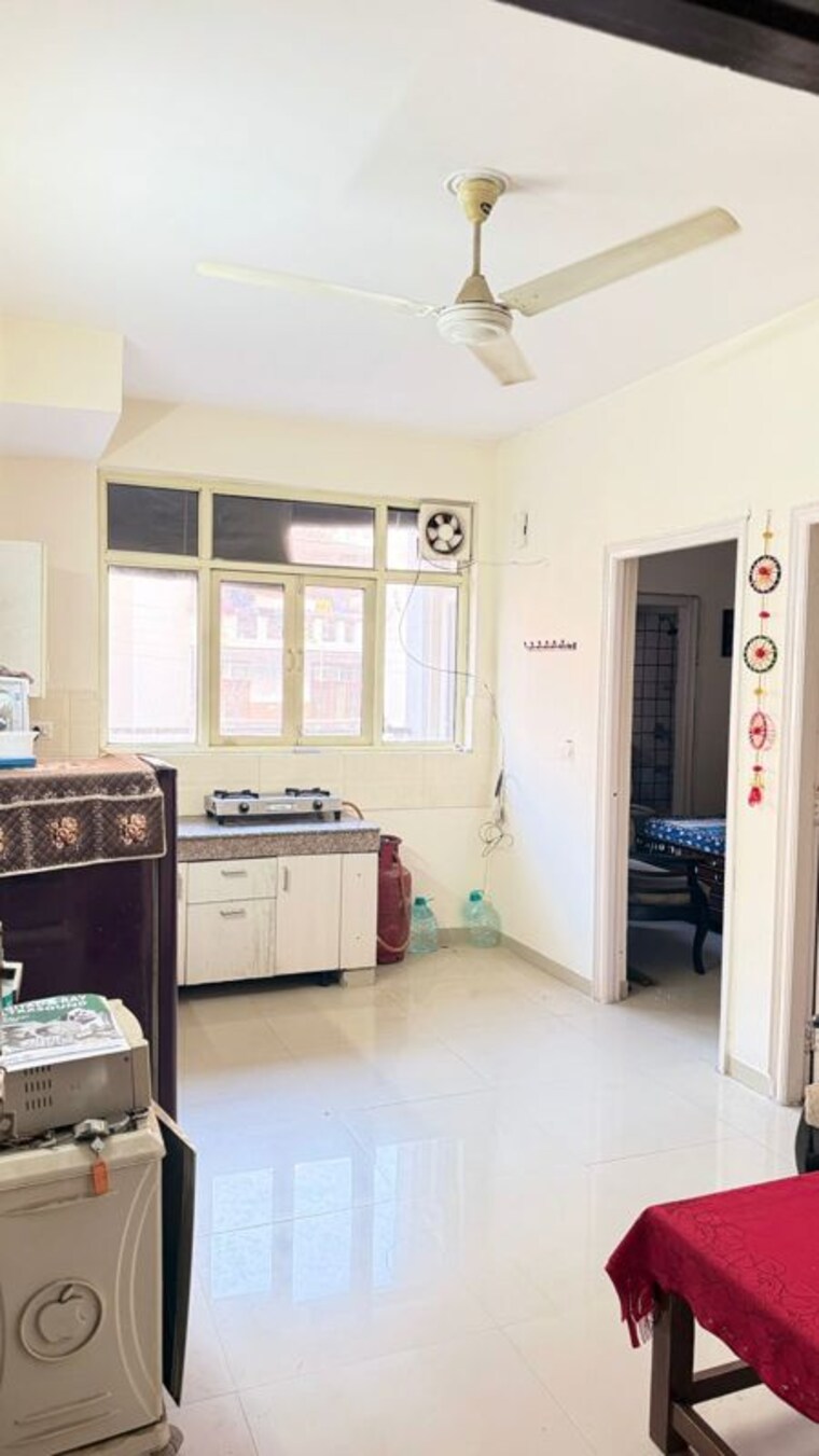 Living Room, vip road 1 Bedroom 456 Sq.Ft. Apartment In Vip Road Zirakpur 10536445
