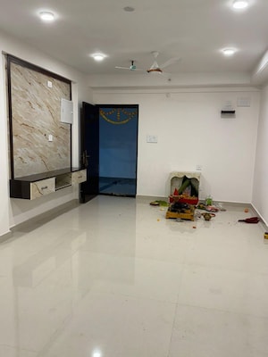 Room in 3 BHK Apartment at SMR Vinay Metropolis, Miyapur – for Rent