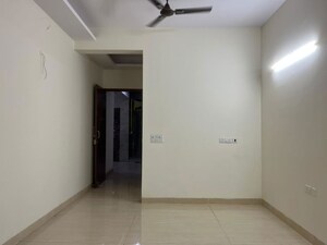 Room in 2.5 BHK Apartment at Gaur Sportswood, Sector 79 – for Rent