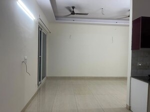 Room in 2.5 BHK Apartment at Gaur Sportswood, Sector 79 – for Rent