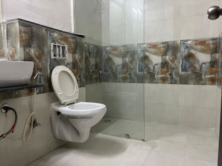 Bathroom, gaur-sportswood 2.5 Bedroom 1690 Sq.Ft. Apartment In Sector 79 Noida 10536443