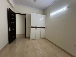 Room in 2.5 BHK Apartment at Gaur Sportswood, Sector 79 – for Rent
