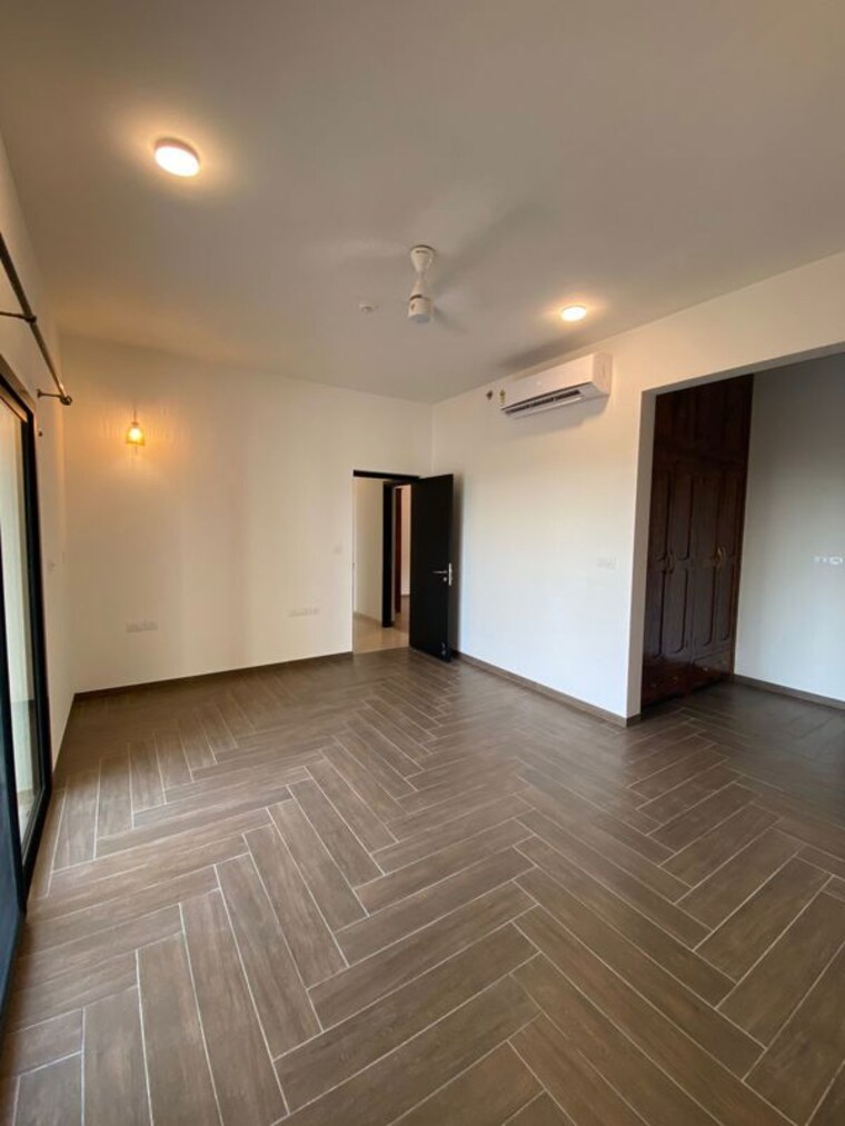 Room, hero-homes-gurgaon 3 Bedroom 1359 Sq.Ft. Apartment In Sector 104 Gurgaon 10536454