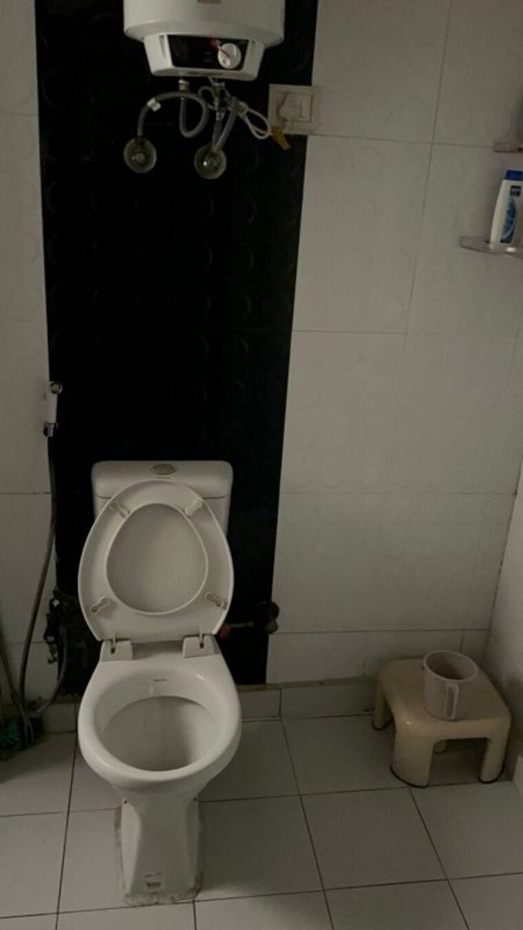 Bathroom, supertech-cape-town 2.5 Bedroom 1150 Sq.Ft. Apartment In Sector 74 Noida 10536463