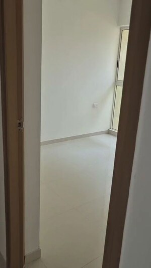 Room in 2 BHK Apartment at Lodha Upper Thane Sereno A1, Anjur – for Sale