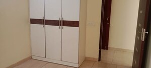 Room in 2.5 BHK Apartment at Gaur Sportswood, Sector 79 – for Rent