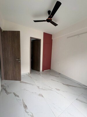 Room in 2.5 BHK Apartment at M3M Soulitude, Sector 89 – for Rent