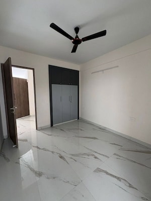 Room in 2.5 BHK Apartment at M3M Soulitude, Sector 89 – for Rent