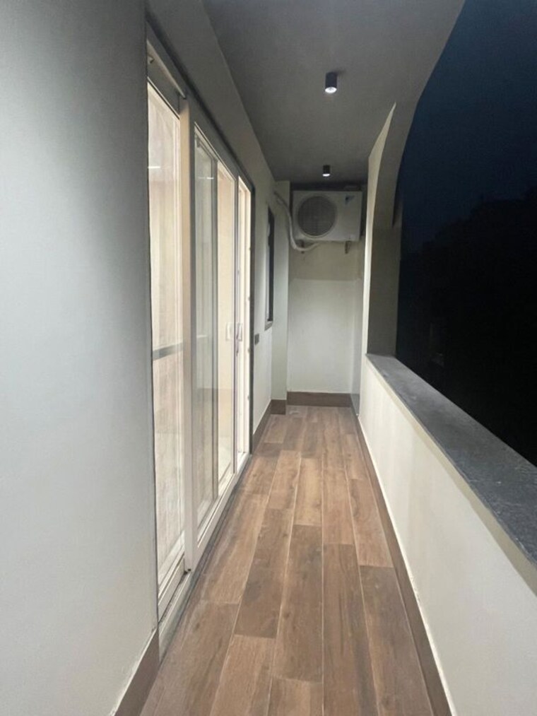 Balcony, bptp-green-oaks 2 Bedroom 1250 Sq.Ft. Apartment In Sector 70a Gurgaon 10536479
