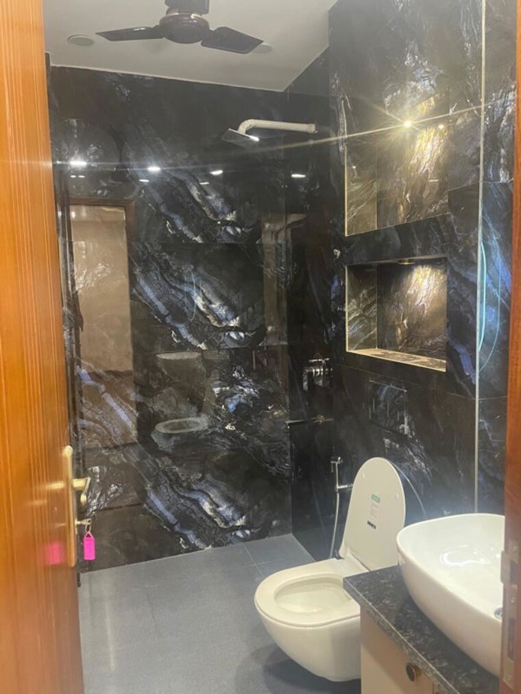Attached Bathroom, bptp-green-oaks 2 Bedroom 1250 Sq.Ft. Apartment In Sector 70a Gurgaon 10536479