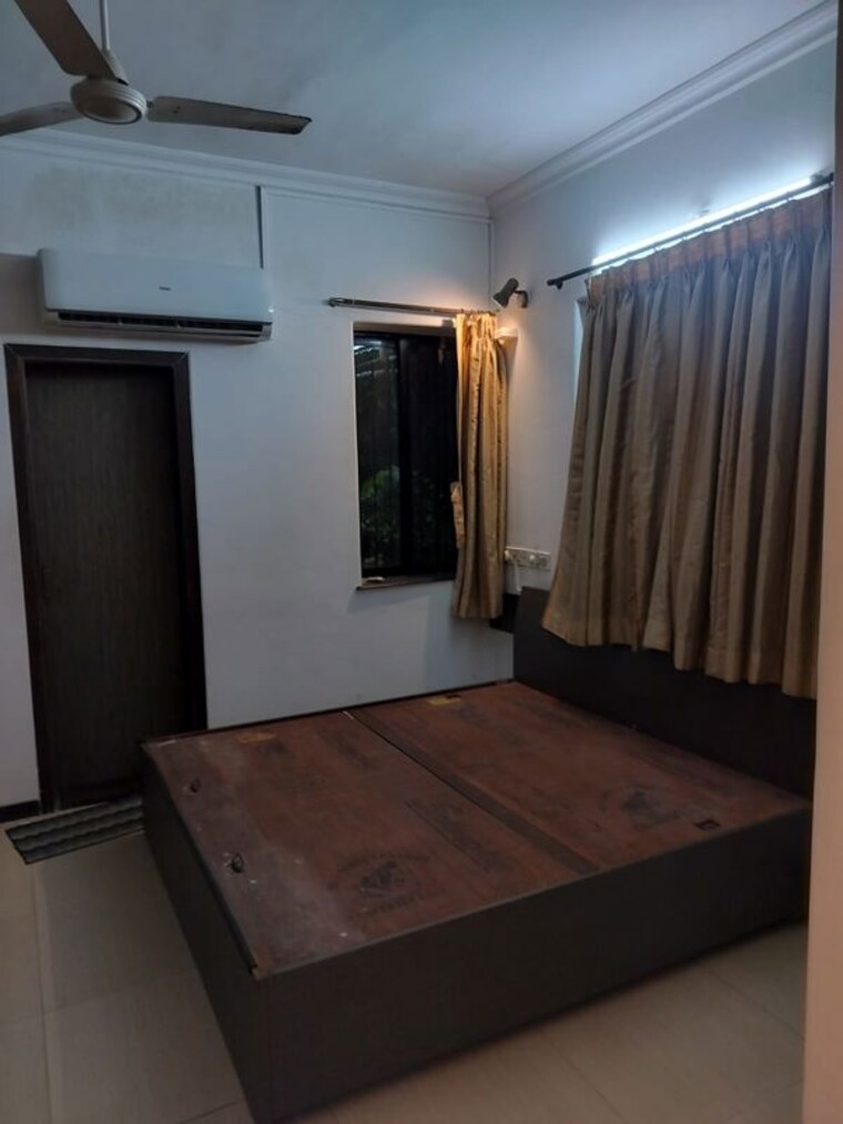 Bedroom, hill-road-chs 2 Bedroom 800 Sq.Ft. Apartment In Bandra West Mumbai 10536489