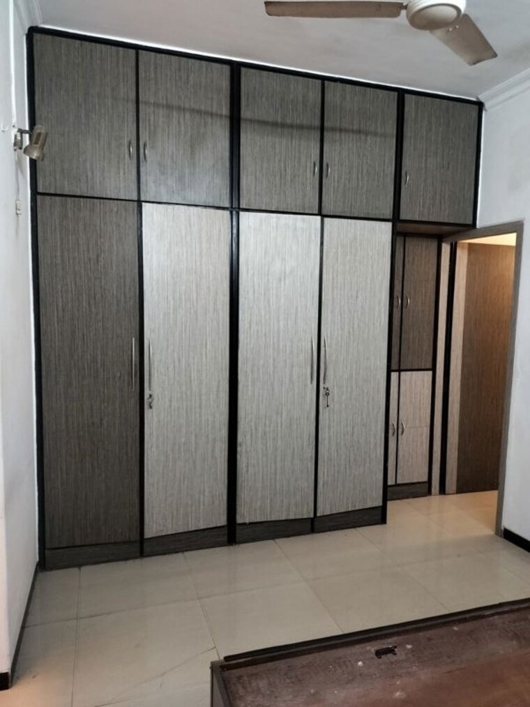 Room, hill-road-chs 2 Bedroom 800 Sq.Ft. Apartment In Bandra West Mumbai 10536489