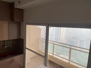 Room in 3 BHK Apartment at Trident Embassy, Sector 1 Greater Noida – for Sale