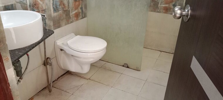 Bathroom, gaur-sportswood 2.5 Bedroom 1690 Sq.Ft. Apartment In Sector 79 Noida 10536496