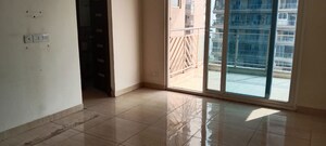 Room in 2.5 BHK Apartment at Gaur Sportswood, Sector 79 – for Rent
