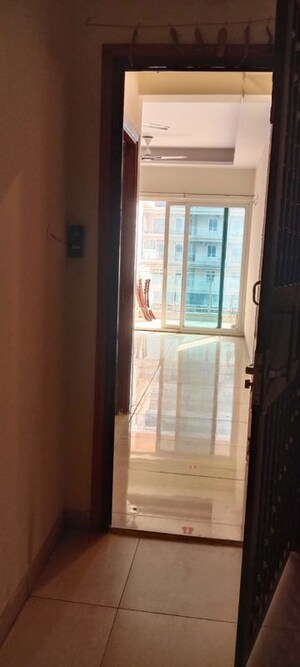 Room in 2.5 BHK Apartment at Gaur Sportswood, Sector 79 – for Rent