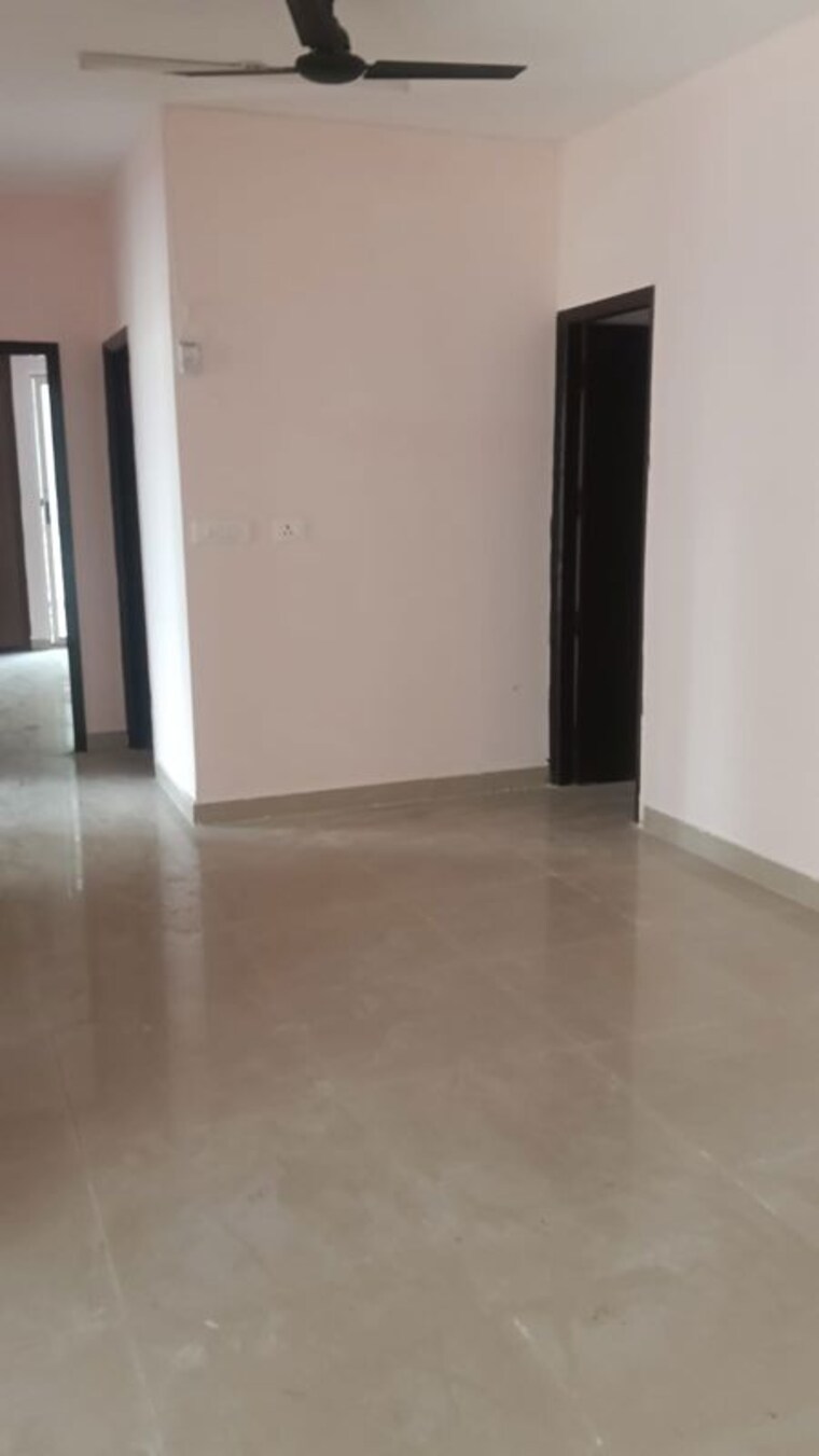 Room, gnida-lohiya-enclave-omicron-1a 3 Bedroom 108 Sq.Mt. Apartment In Omicron 1a Greater Noida Greater Noida 10536519
