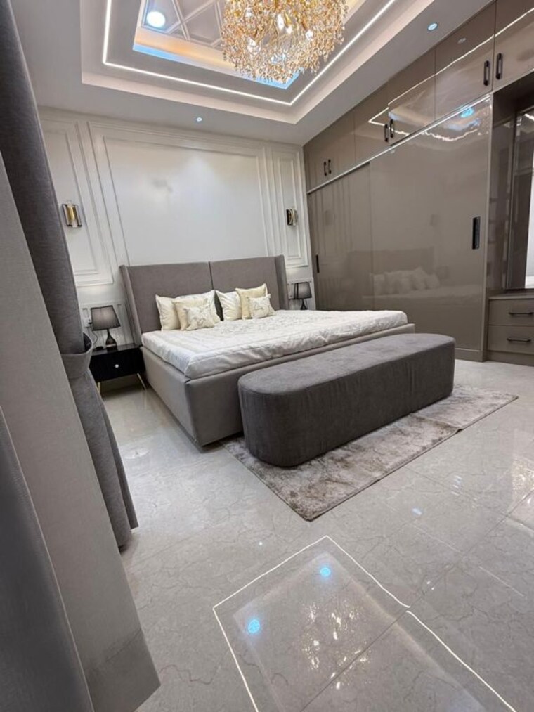 Room, ambala highway 3 Bedroom 125 Sq.Yd. Apartment In Ambala Highway Zirakpur 10536525