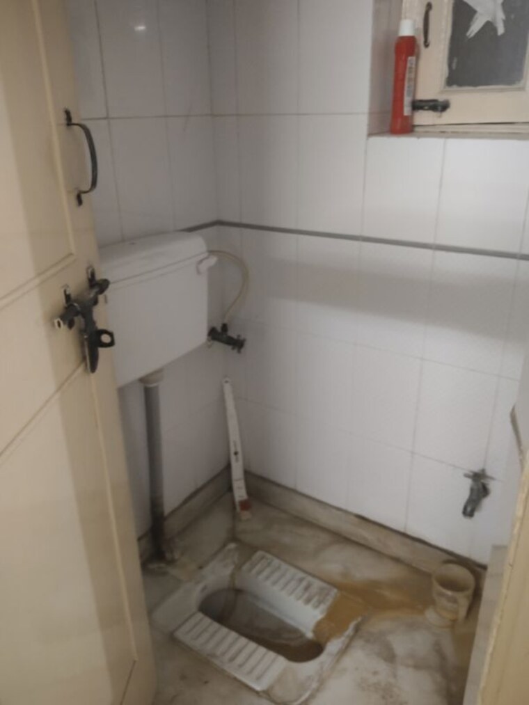 Bathroom, sector 46 1 Bedroom 485 Sq.Ft. Apartment In Sector 46 Faridabad 10536520