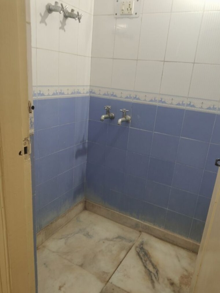 Bathroom, sector 46 1 Bedroom 485 Sq.Ft. Apartment In Sector 46 Faridabad 10536520