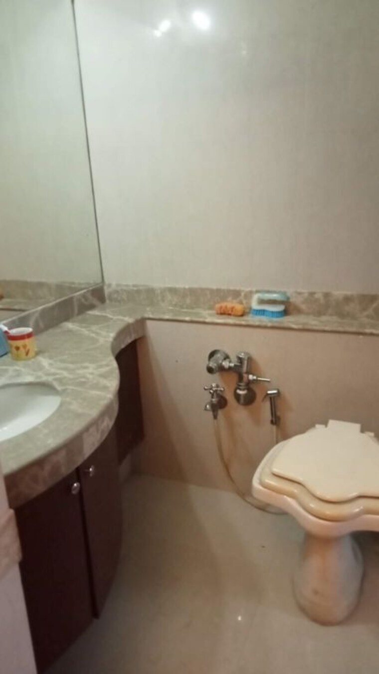 Bathroom, raheja-tipco-heights 3 Bedroom 1500 Sq.Ft. Apartment In Malad East Mumbai 10531804