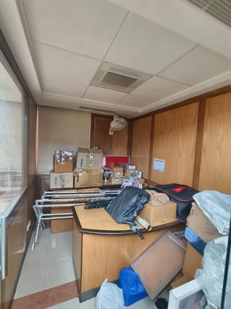 Team Area, hauz khas enclave Commercial Office Space 1500 Sq.Ft. In Hauz Khas Enclave Delhi 10536544