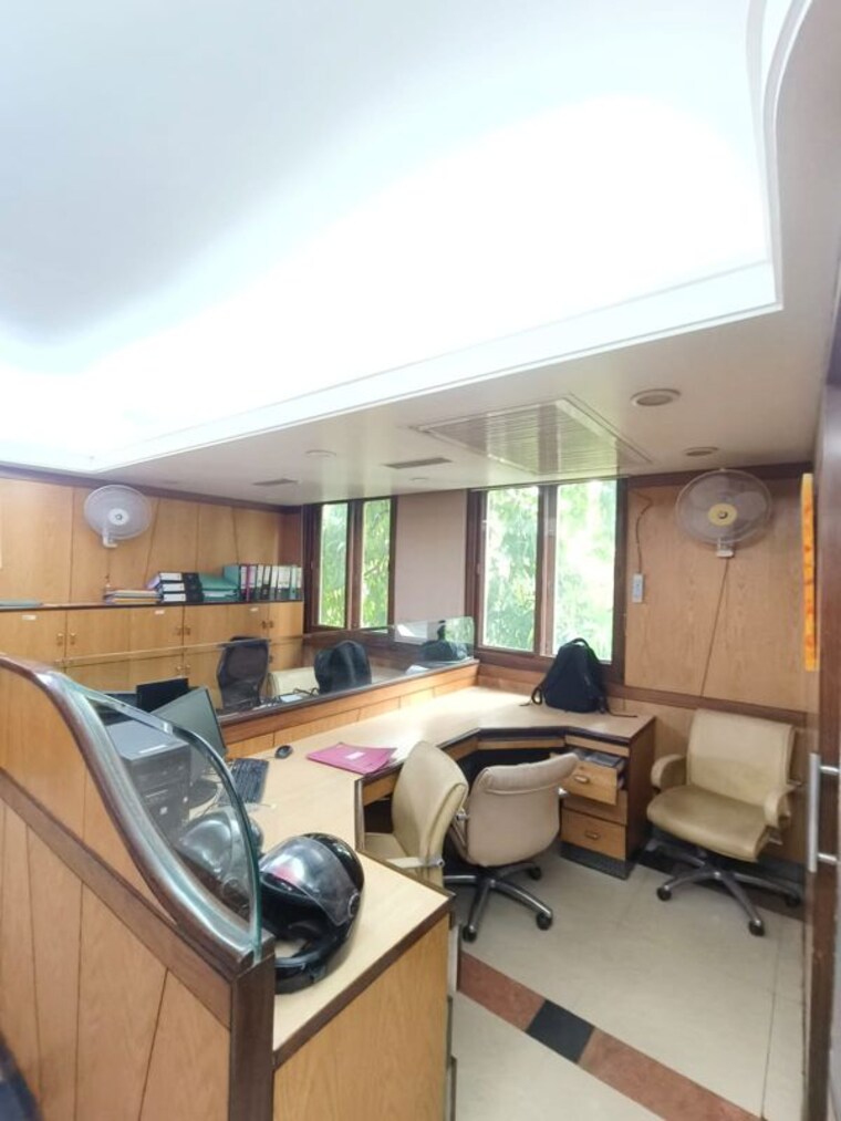 Team Area, hauz khas enclave Commercial Office Space 1500 Sq.Ft. In Hauz Khas Enclave Delhi 10536544