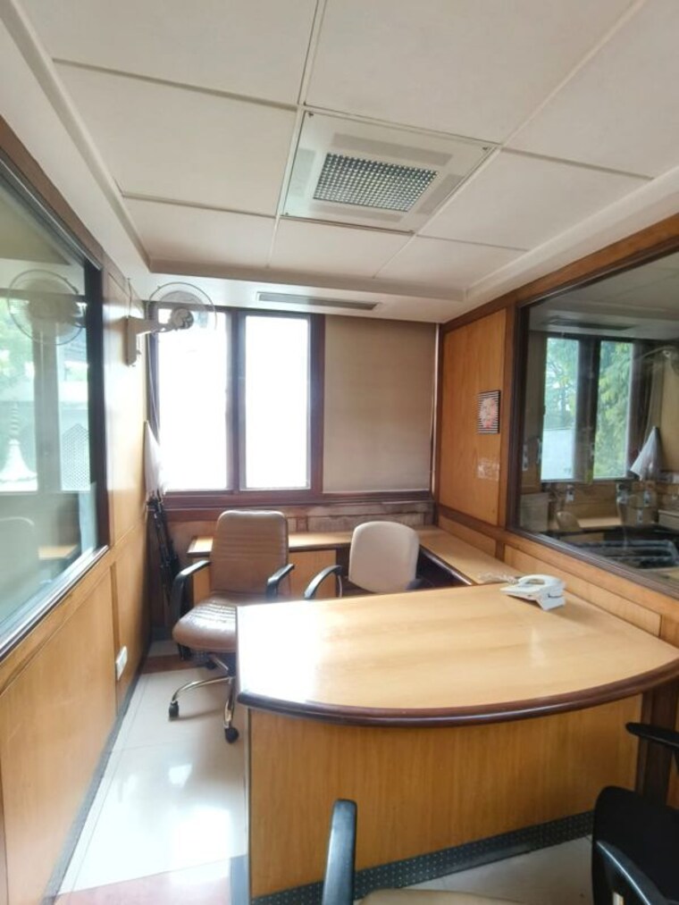 Team Area, hauz khas enclave Commercial Office Space 1500 Sq.Ft. In Hauz Khas Enclave Delhi 10536544