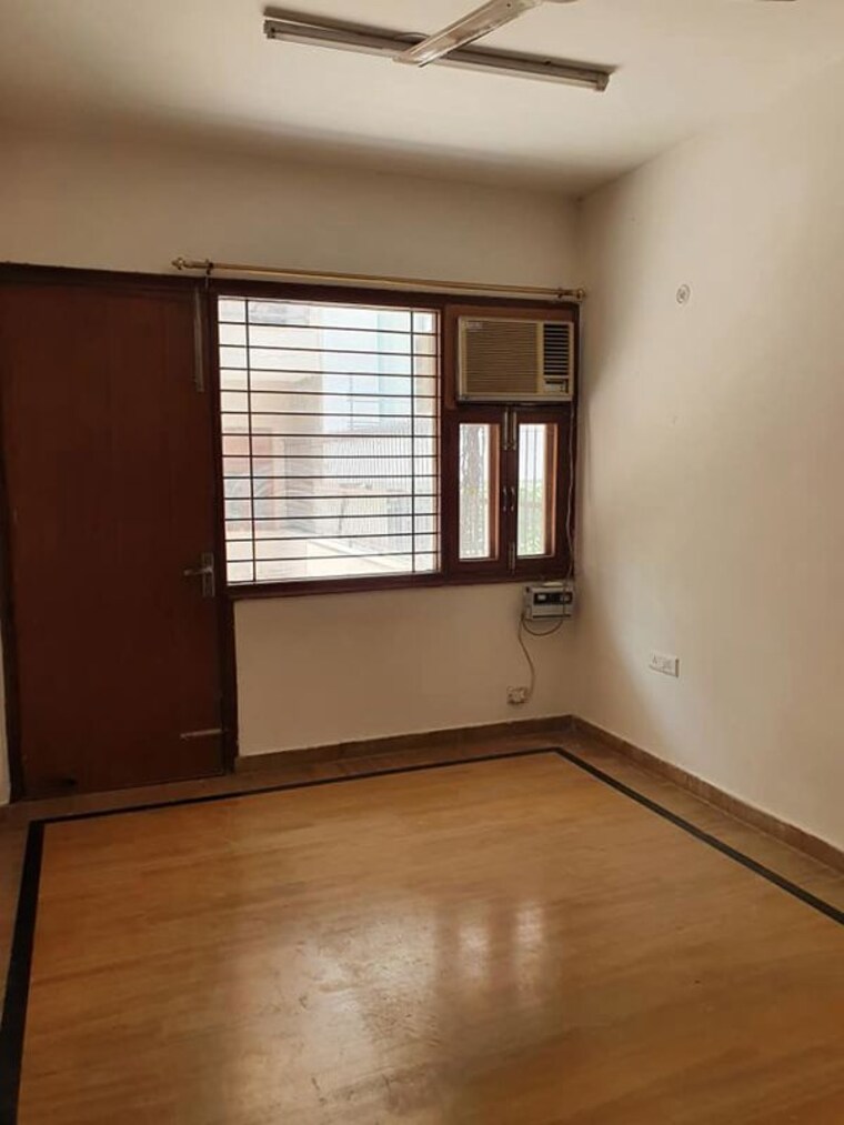 Room, sector 7 1 Bedroom 814 Sq.Ft. Independent House In Sector 7 Gurgaon 10536588
