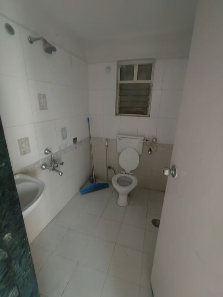 Bathroom, bk-jhala-kapil-woodrow-estate-phase-2 2 Bedroom 1200 Sq.Ft. Apartment In Wanwadi Pune 10536590