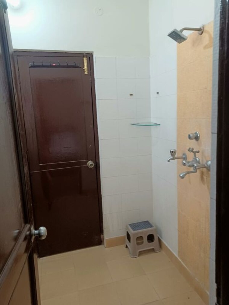 Bathroom, kharar Pg For Girls In Kharar 10536634