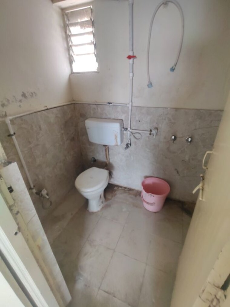 Bathroom, vaishnavi-city 2 Bedroom 890 Sq.Ft. Apartment In Handewadi Pune 10536637