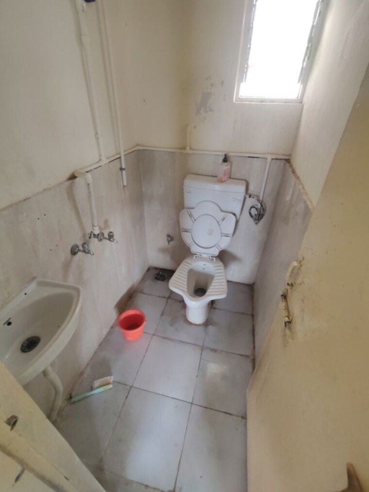 Bathroom, vaishnavi-city 2 Bedroom 890 Sq.Ft. Apartment In Handewadi Pune 10536637