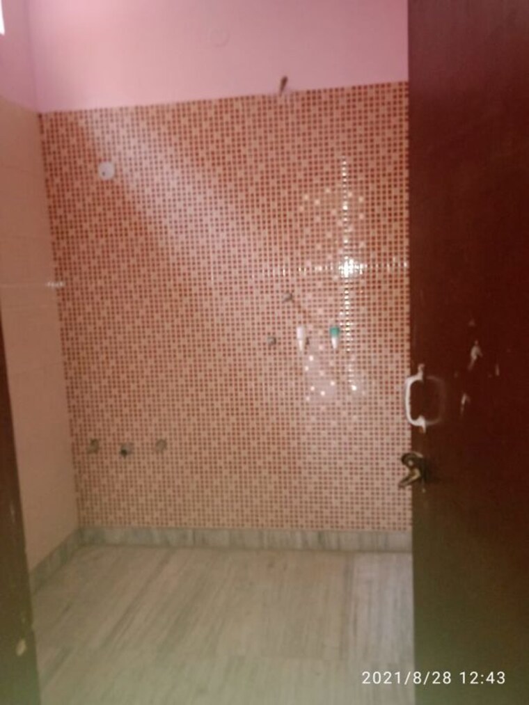 Bathroom, housing-board-colony-sector-7 1 Bedroom 840 Sq.Ft. Independent House In Sector 7 Gurgaon 10536679