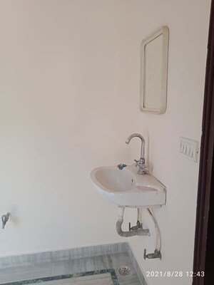 Bathroom in 1 BHK Independent House at Housing Board Colony Sector 7, Sector 7 – for Rent