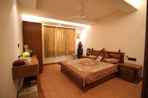 Bedroom in 4 BHK Builder Floor at Suncity – for Sale