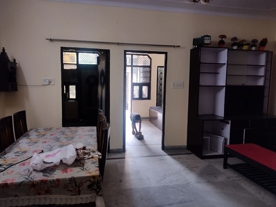 2 BHK + Extra Room 1150 Sq.Ft. Builder Floor in Spring Field