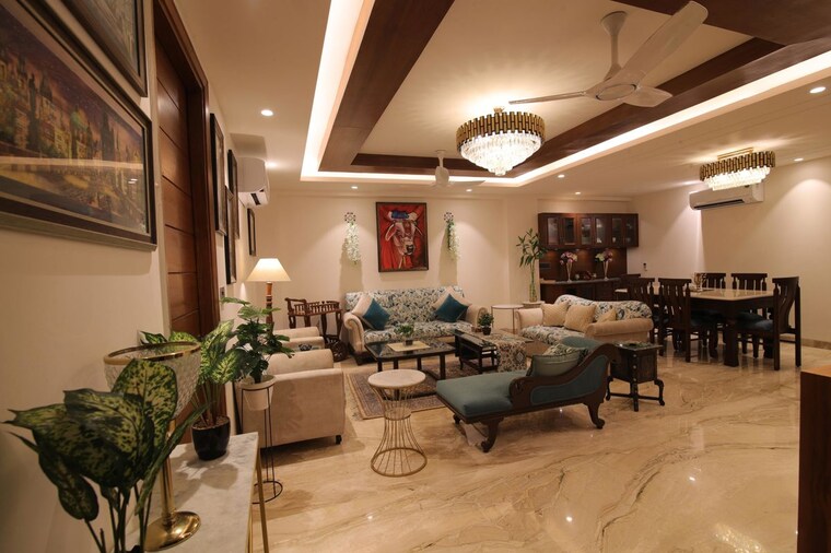 Living Room, suncity-township-gurgaon 4 Bedroom 276 Sq.Yd. Builder Floor In Sector 54 Gurgaon 10536698