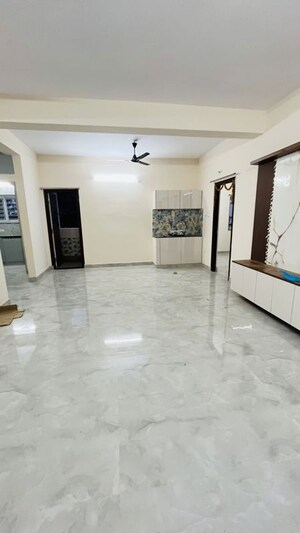 Room in 2 BHK Apartment at Golden Tulip Kondapur, Kondapur – for Rent