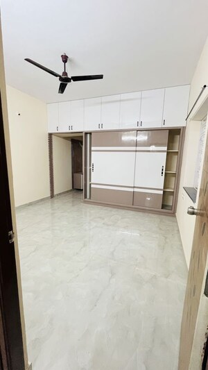 Room in 2 BHK Apartment at Golden Tulip Kondapur, Kondapur – for Rent