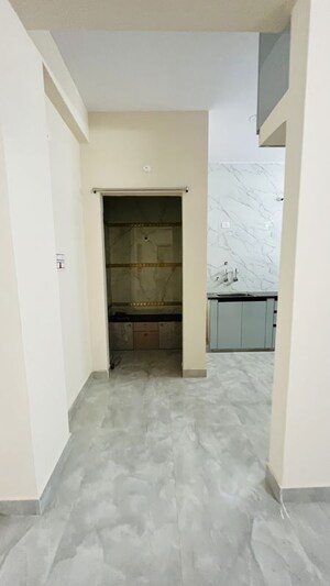 Room in 2 BHK Apartment at Golden Tulip Kondapur, Kondapur – for Rent