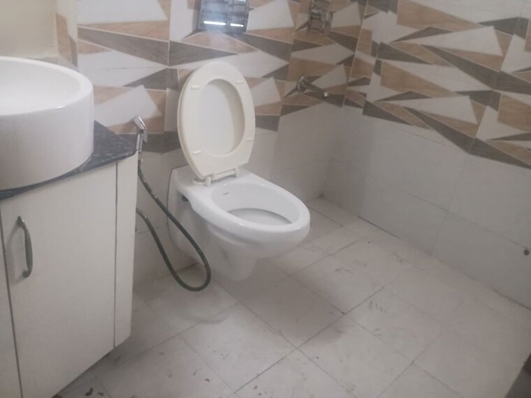 Bathroom, gaur-sportswood 3 Bedroom 1700 Sq.Ft. Apartment In Sector 79 Noida 10536647