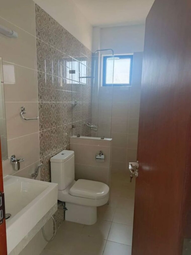 Bathroom, bhandup west 3 Bedroom 1100 Sq.Ft. Apartment In Bhandup West Mumbai 10536739