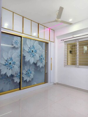 Room in 3 BHK Apartment at Golden Tulip Kondapur, Kondapur – for Rent