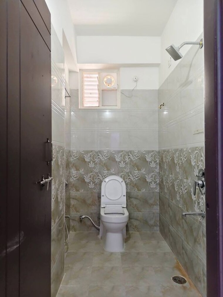 Bathroom, golden-tulip-kondapur 3 Bedroom 2000 Sq.Ft. Apartment In Kondapur Hyderabad 10536747