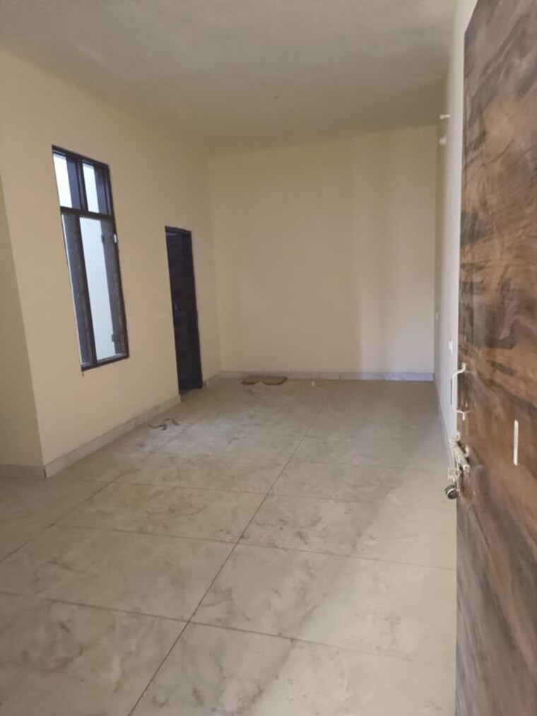 Room, vip road 1 RK 1200 Sq.Ft. Builder Floor In Vip Road Zirakpur 10536612