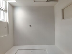 Room in 2 BHK Apartment at Mana Macasa Emerald, Choodasandra – for Sale