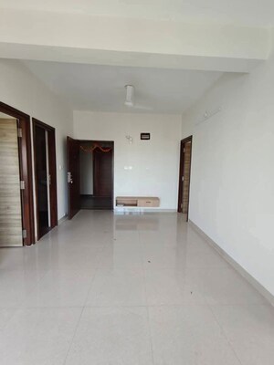 Room in 1 BHK Apartment at Golden Tulip Kondapur, Kondapur – for Rent